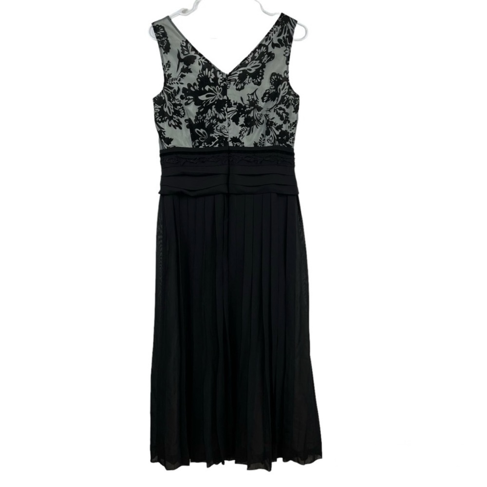 Newport News Black Velvet Burnout Floral Print | 10